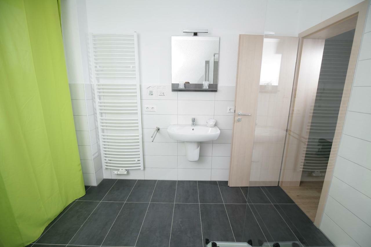 Hotel Am Baronenwald Göppingen Екстериор снимка