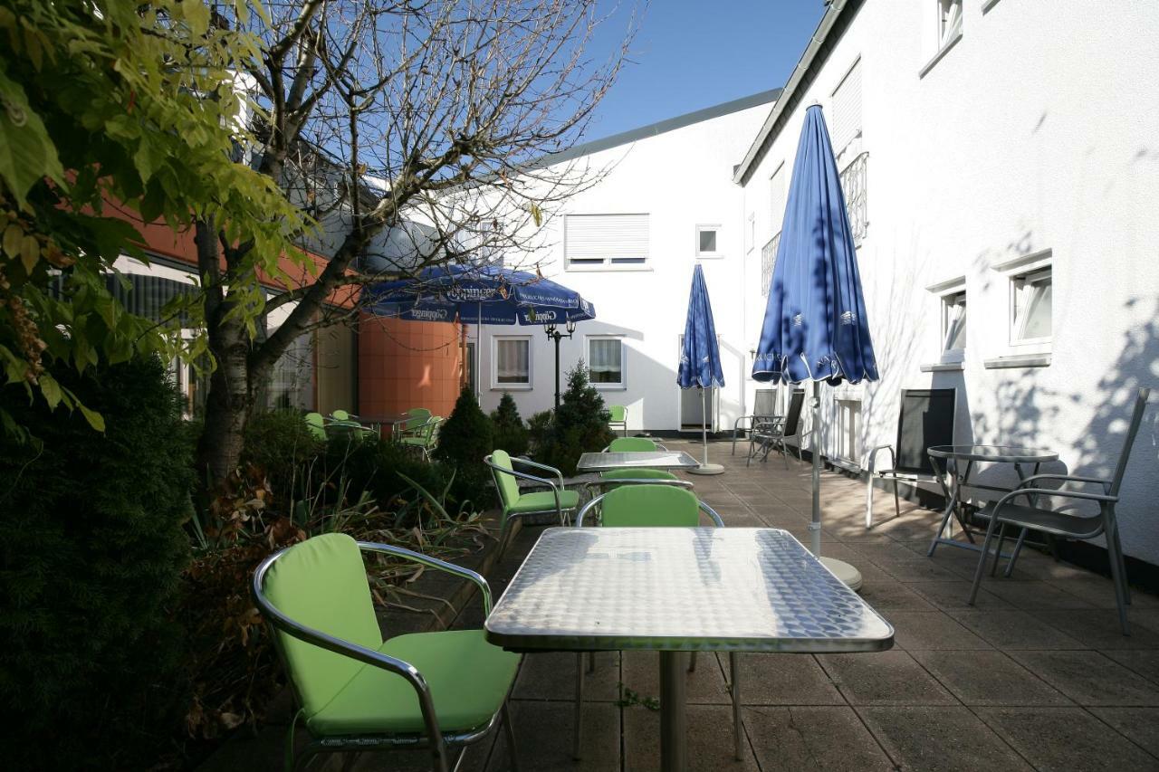 Hotel Am Baronenwald Göppingen Екстериор снимка