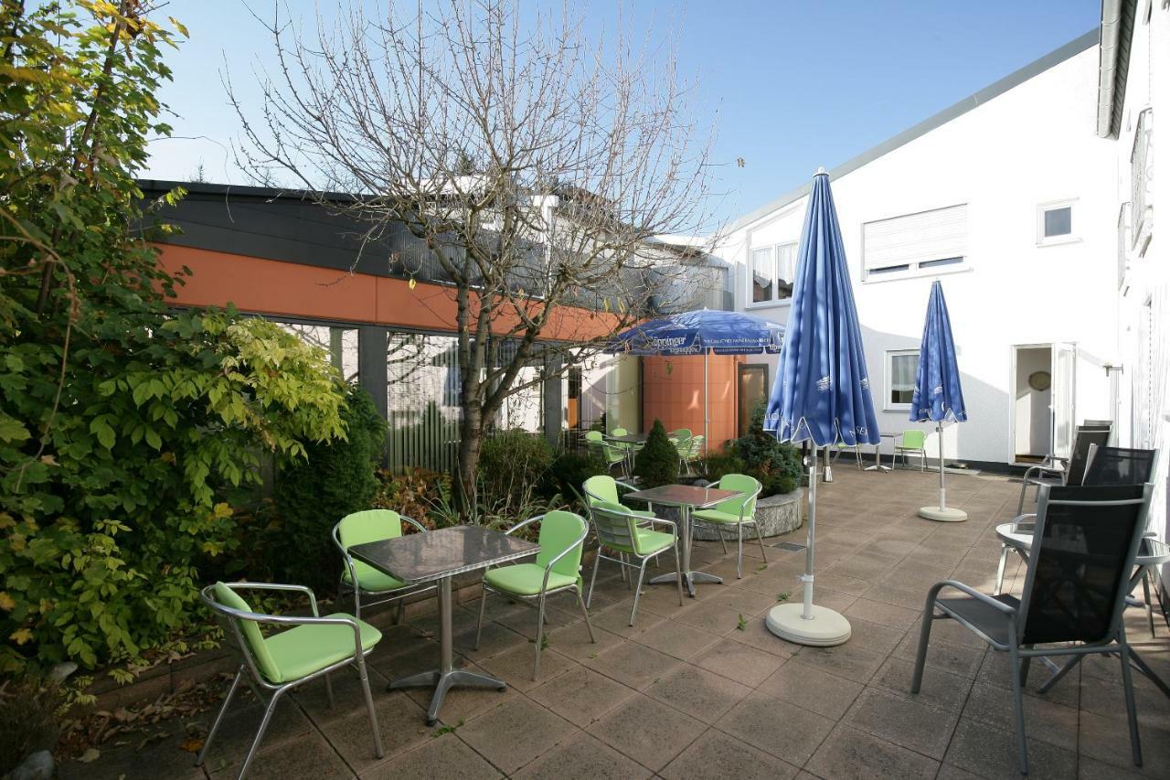Hotel Am Baronenwald Göppingen Екстериор снимка