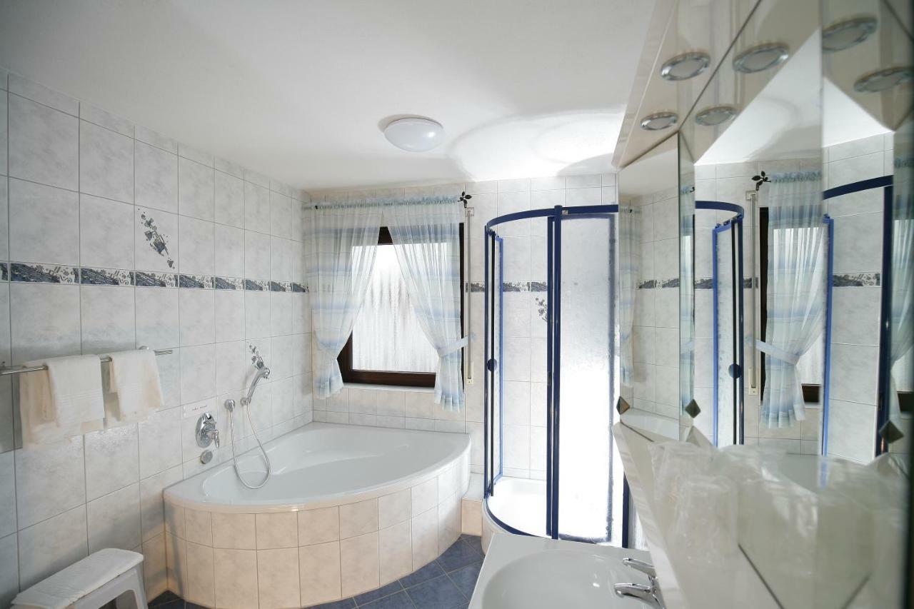 Hotel Am Baronenwald Göppingen Екстериор снимка