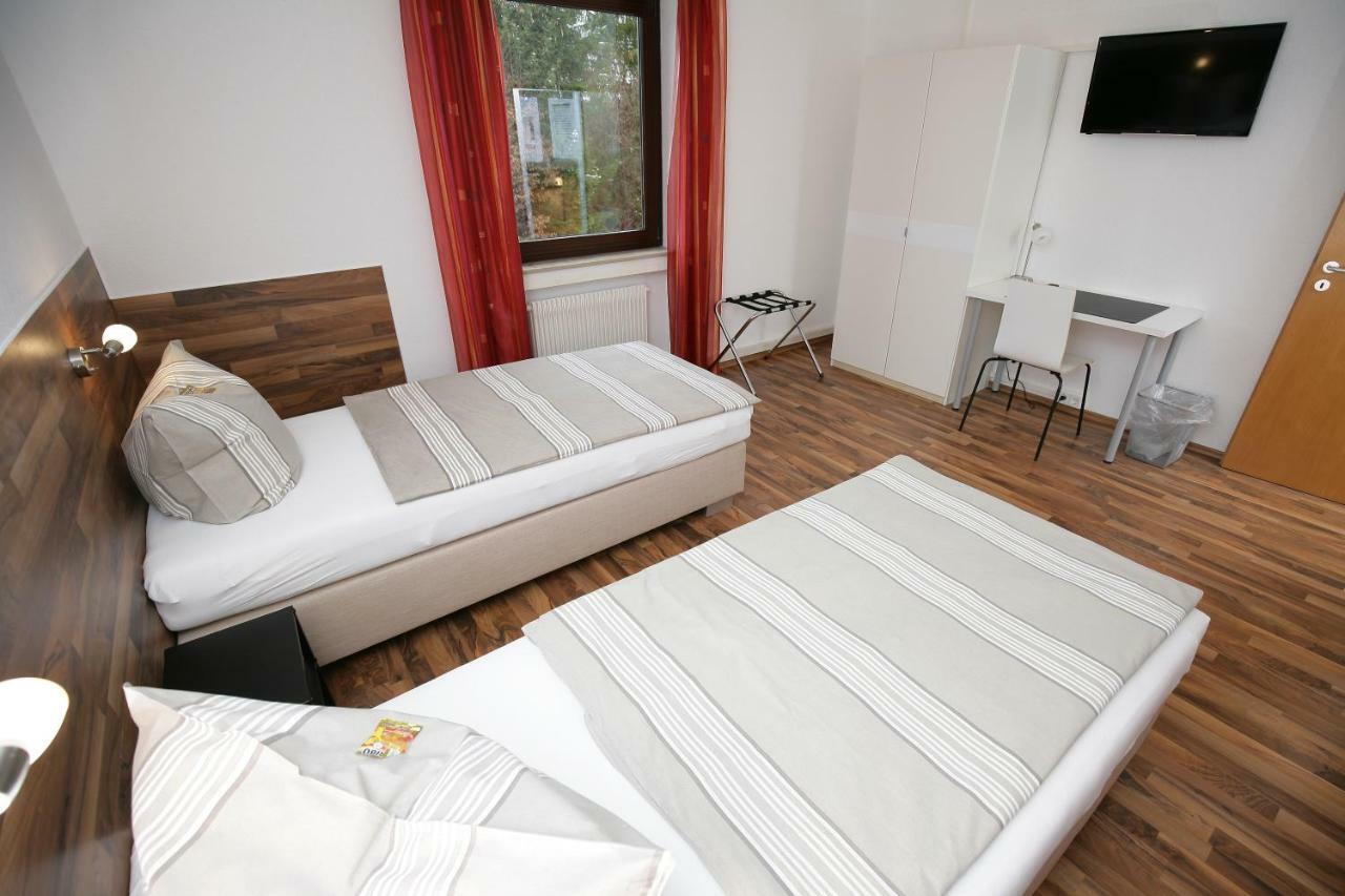 Hotel Am Baronenwald Göppingen Екстериор снимка
