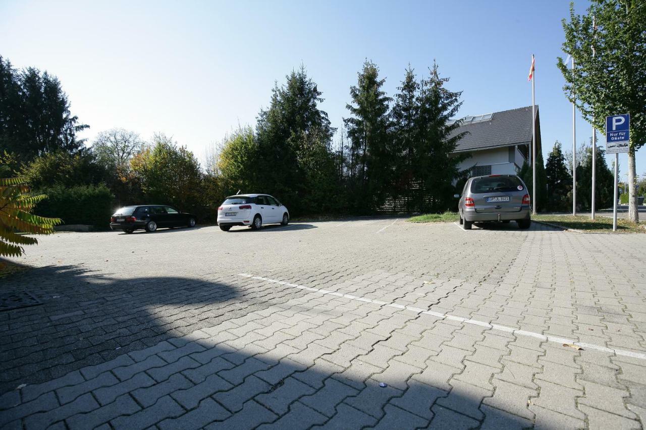 Hotel Am Baronenwald Göppingen Екстериор снимка